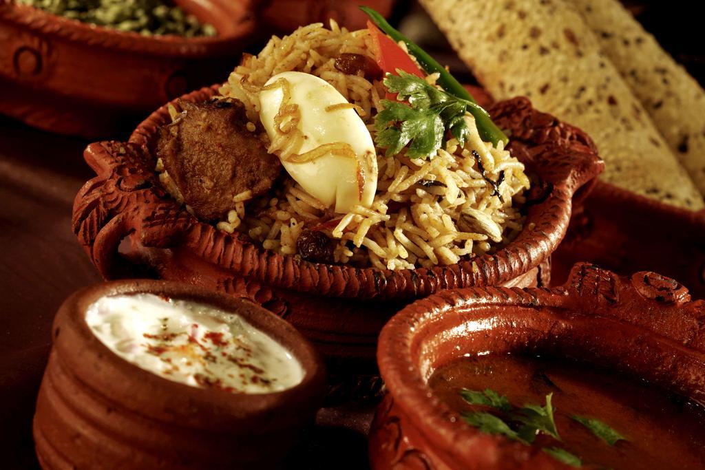 Heritage Madurai Eksteriør bilde Hyderabadi biryani