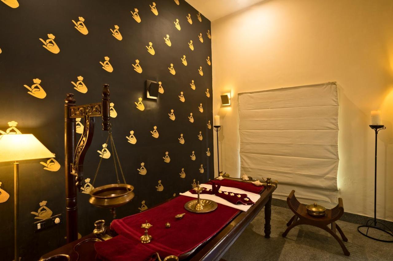 Heritage Madurai Eksteriør bilde Ayurvedic treatment room